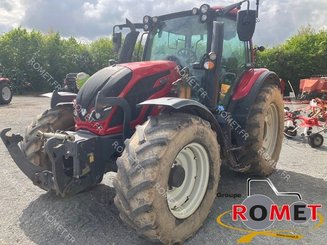 Farm tractor Valtra N134 - 1