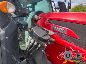 Farm tractor Valtra N134 - 2