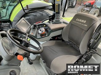 Farm tractor Claas ARION 650 - 3