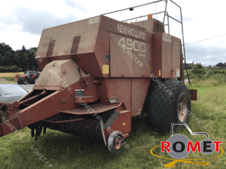 Square baler Hesston 4900 - 1
