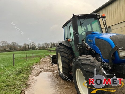 Farm tractor Valtra A 93H - 1