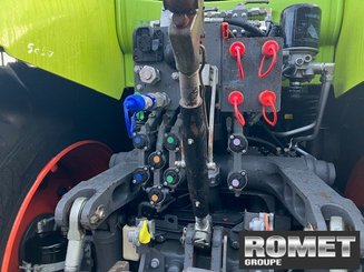 Farm tractor Claas AXION 800 - 13