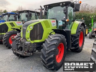 Farm tractor Claas ARION620 - 1