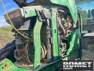 Farm tractor John Deere 6210R - 13