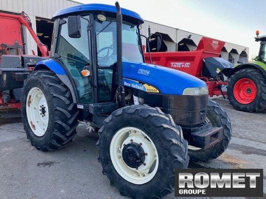 Farm tractor New Holland TD5050 - 1