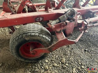 Plough Gregoire Besson 5 CORPS - 4