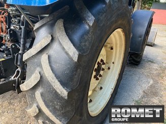 Farm tractor New Holland T 5060 - 6