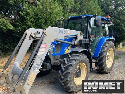 Farm tractor New Holland T 5060 - 1