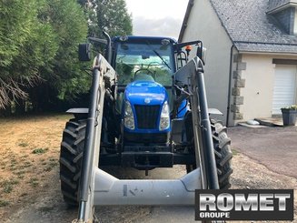 Farm tractor New Holland T 5060 - 2
