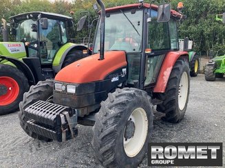 Farm tractor New Holland L75 - 1