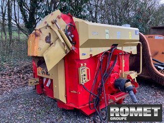 Silage wagon - straw shredder Gyrax 2902 - 2