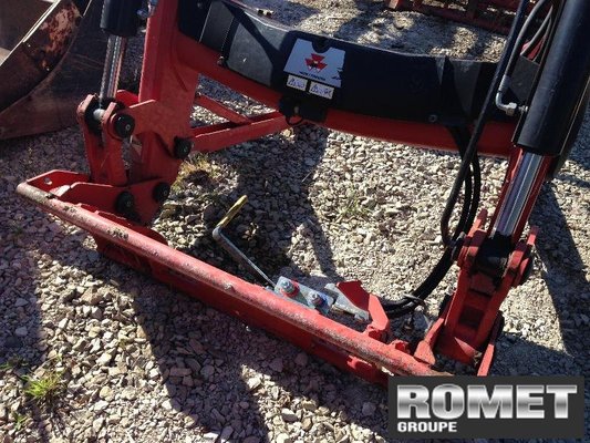 Front-end loader Alö MF955 - 1
