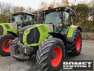 Farm tractor Claas ARION 650 - 1
