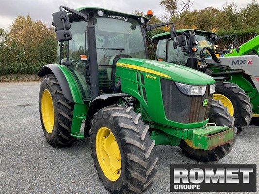 Farm tractor John Deere 5090M - 1