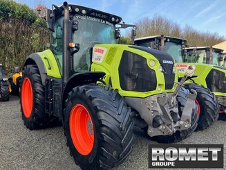 Farm tractor Claas AXION 800 - 1