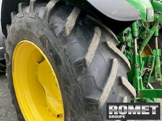 Farm tractor John Deere 5090M - 3