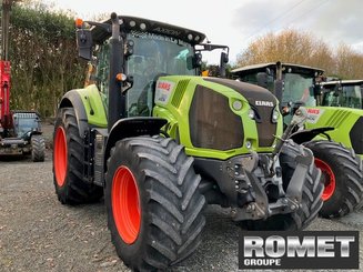 Farm tractor Claas AXION 800 - 1