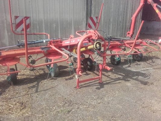Tedder Taarup 8068 - 1