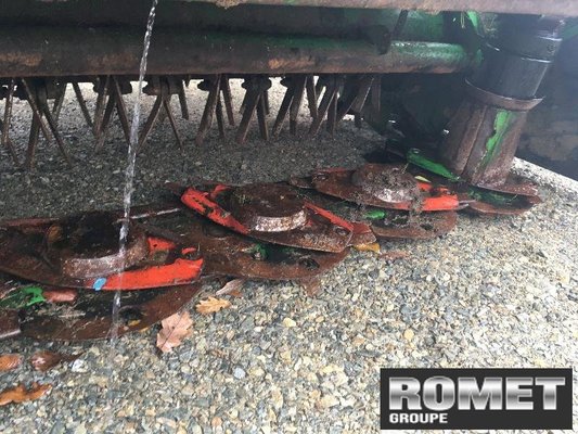 Mower conditioner John Deere 331 - 1