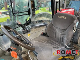 Farm tractor Claas ARION440 - 1