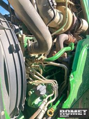 Farm tractor John Deere 6210R - 14