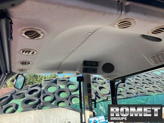 Farm tractor Massey Ferguson 5709 M D4 - 2