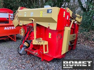 Silage wagon - straw shredder Gyrax 2902 - 1