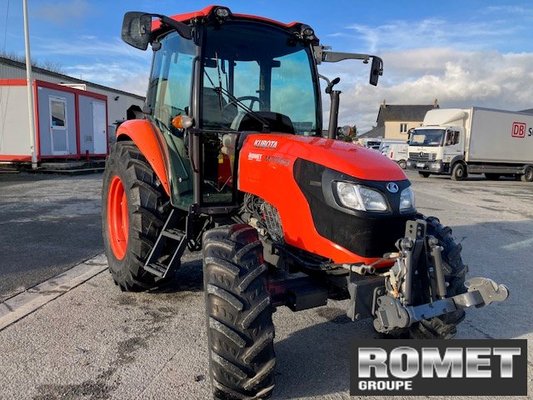Farm tractor Kubota M7060 - 1