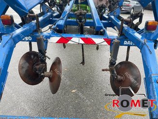 Stubble cultivator non-renseigné 380 - 2