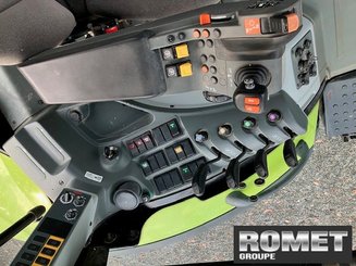 Farm tractor Claas AXION 800 - 11