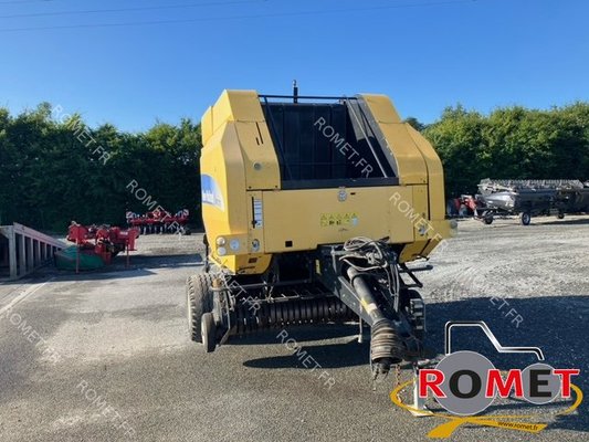 Round baler New Holland BR7070 - 1
