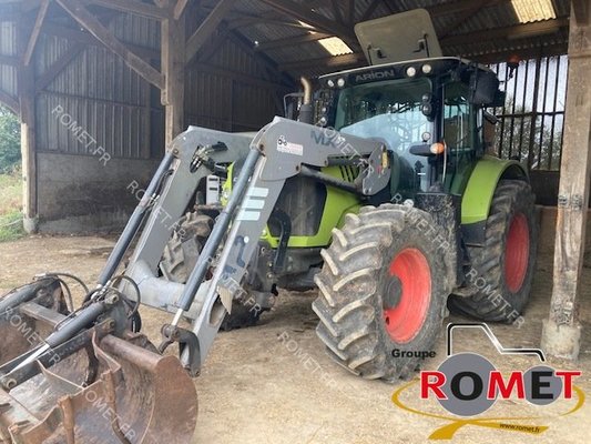 Farm tractor Claas ARION620 - 1