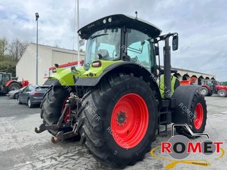 Farm tractor Claas ARION 650 - 2