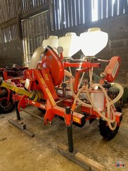 Potato planter Kubota VP1250 - 1