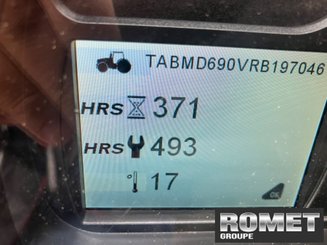 Farm tractor Massey Ferguson 5710 M D4 ES - 4