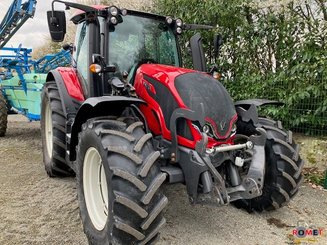 Farm tractor Valtra N135 - 1
