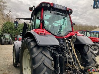 Farm tractor Valtra N135 - 3