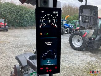 Farm tractor Valtra N135 - 5
