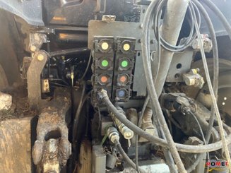 Farm tractor Valtra T174 - 1