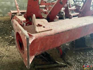 Plough Gregoire Besson 5 CORPS - 5