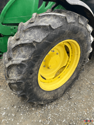 Farm tractor John Deere 6115 RC - 11