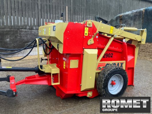 Silage wagon - straw shredder Gyrax 2902 - 1
