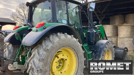 Farm tractor John Deere 6110M - 2