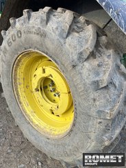 Farm tractor John Deere 6110M - 9