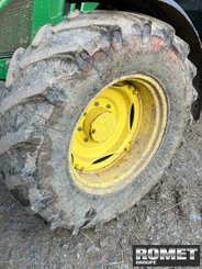 Farm tractor John Deere 6110M - 10