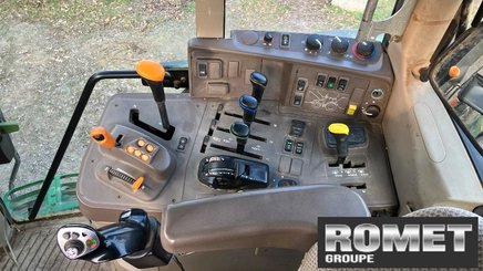Farm tractor John Deere 6110M - 5