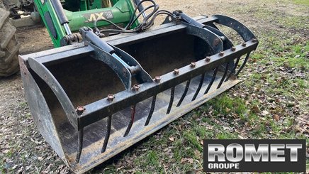 Farm tractor John Deere 6110M - 7