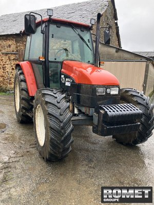 Farm tractor New Holland L75 - 1
